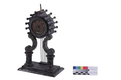 Foto Pendolina raffigurante una lira IGB-003348_20260519_002.JPG