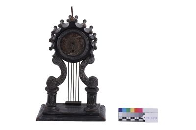 Foto Pendolina raffigurante una lira IGB-003348_20260519_004.JPG