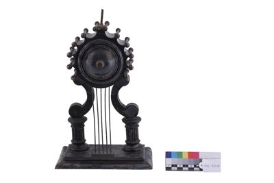 Foto Pendolina raffigurante una lira IGB-003348_20260519_008.JPG