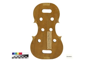 Foto forma interna di violino con zocchetti e fasce finiti IGB-005559-3_20250605_002.jpg