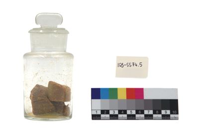 Foto Barattolo in vetro con essenze per imprimitura e verniciatura IGB-005574-5_20250529_002.jpg