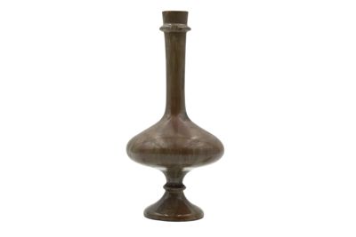 Vaso in maiolica con collo stretto IGB-5610