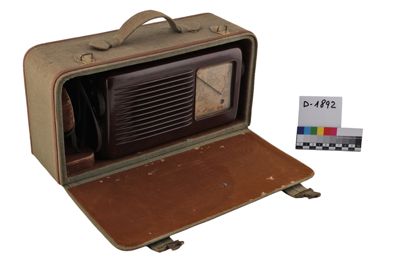 Foto Radioricevitore Fido 9U68C con valigetta di trasporto D-001892_20260323_010.JPG